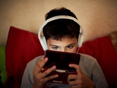 10岁男童为玩电子游戏长期不大便  导致骨盆腔变形大肠扩张
